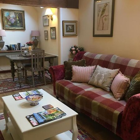 The Grooms Loft Self Contained Apartment Milton Abbas Εξωτερικό φωτογραφία