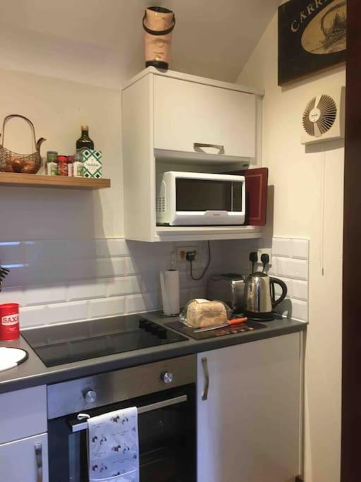 The Grooms Loft Self Contained Apartment Milton Abbas Εξωτερικό φωτογραφία