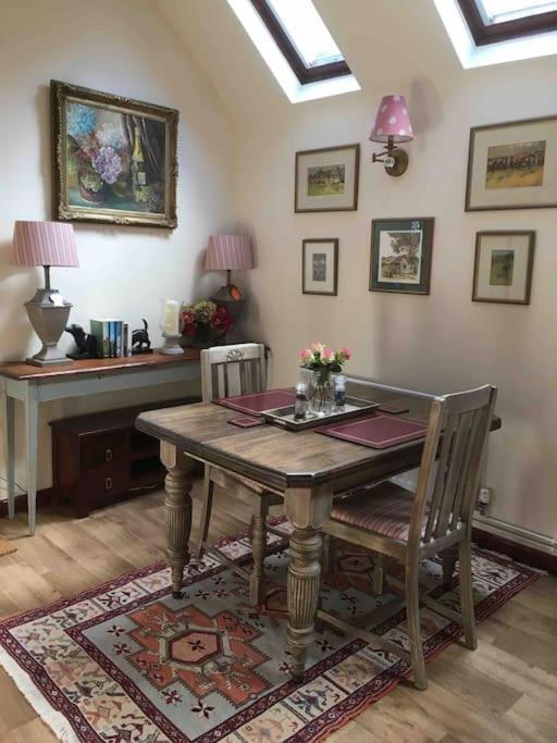 The Grooms Loft Self Contained Apartment Milton Abbas Εξωτερικό φωτογραφία