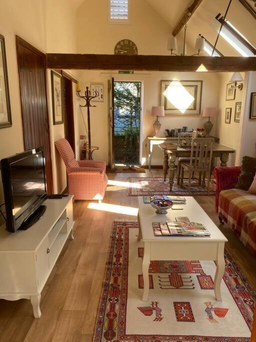 The Grooms Loft Self Contained Apartment Milton Abbas Εξωτερικό φωτογραφία