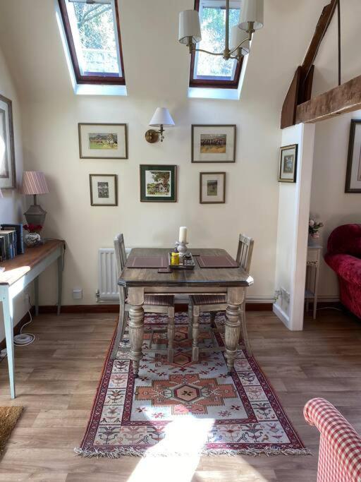The Grooms Loft Self Contained Apartment Milton Abbas Εξωτερικό φωτογραφία