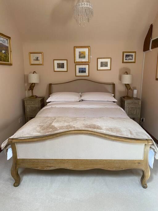 The Grooms Loft Self Contained Apartment Milton Abbas Εξωτερικό φωτογραφία