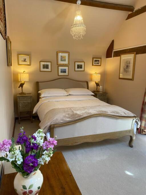 The Grooms Loft Self Contained Apartment Milton Abbas Εξωτερικό φωτογραφία